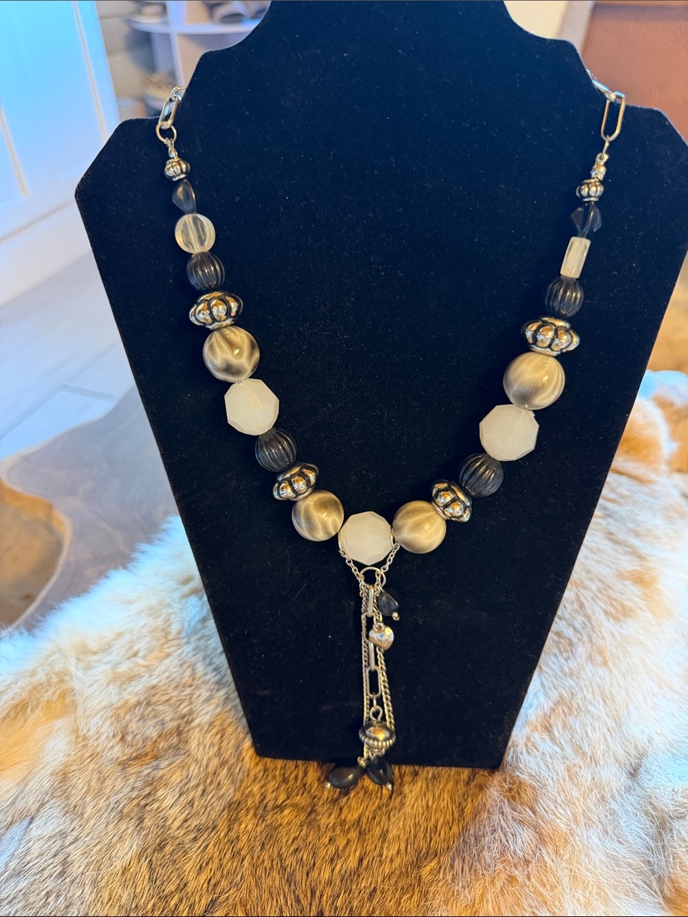 Elegant Black and Gold Beaded Women's Necklace